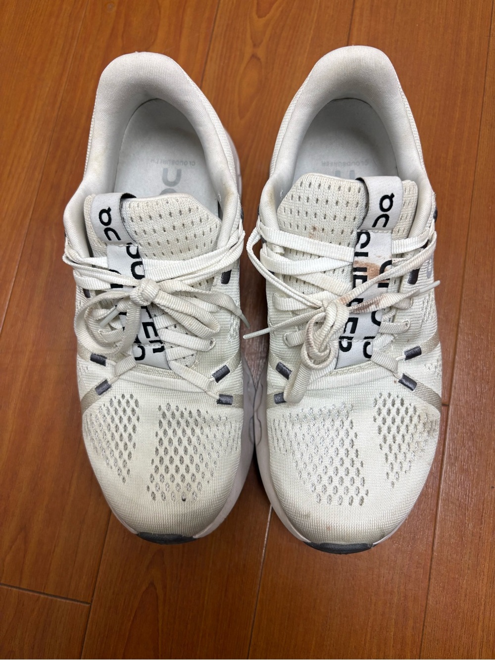 Women’s sneaker- 8